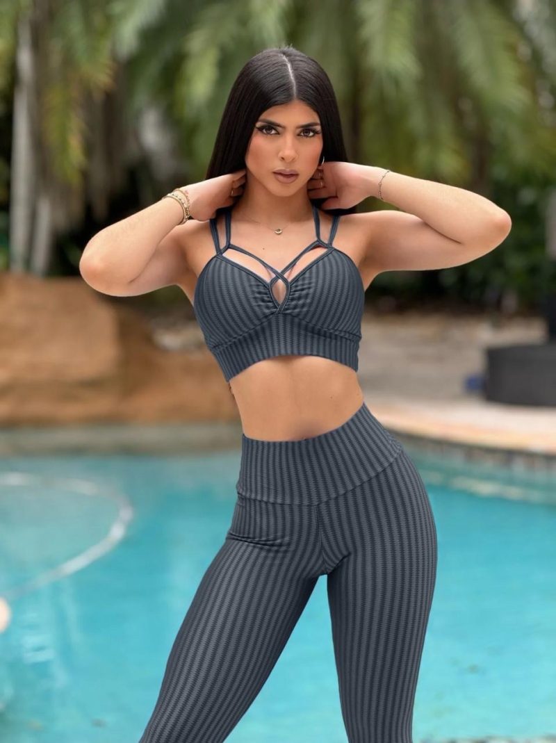 Set Gray Aura